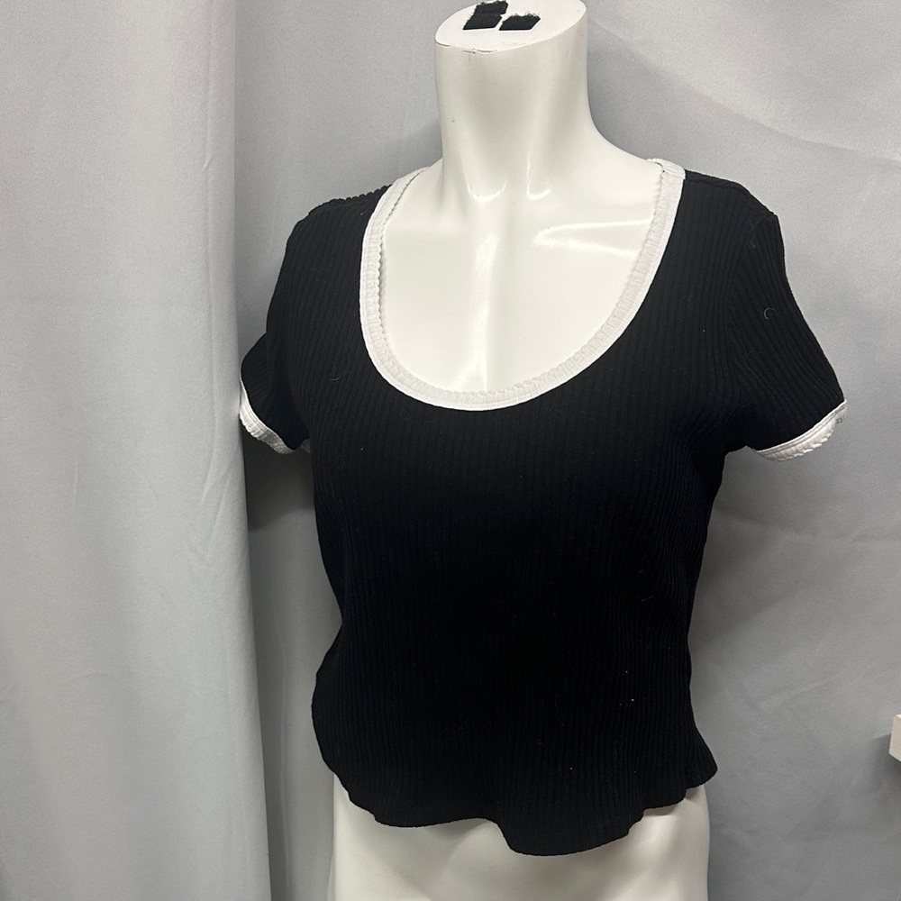 Cute Black & White Top